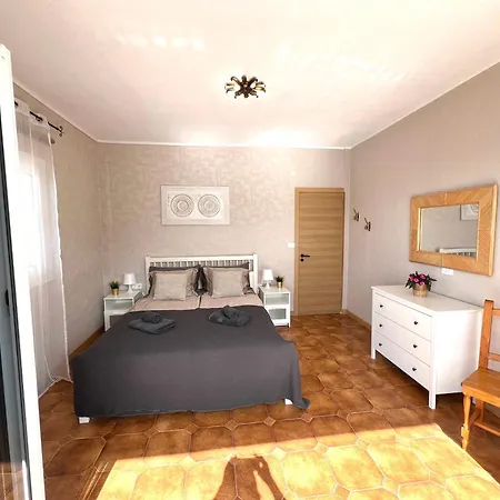 M & P - San Marcos Apartman