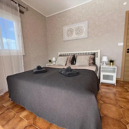 M & P - San Marcos Apartment